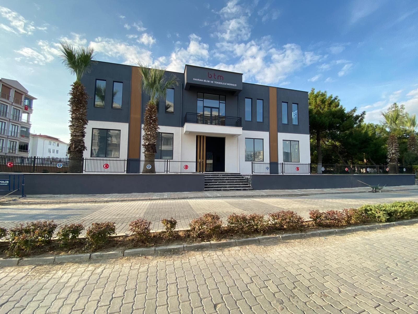 Eğitim ve Bilimin Hizmetinde Modern Bir Merkez